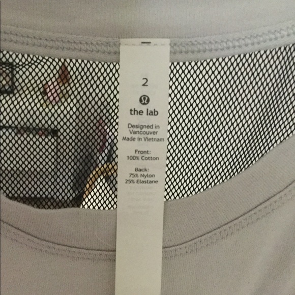 Lululemon sports top - Picture 2 of 3